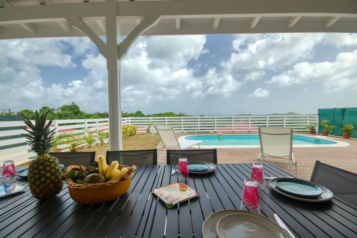 location de villa Martinique 10 personnes piscine terrasse 2